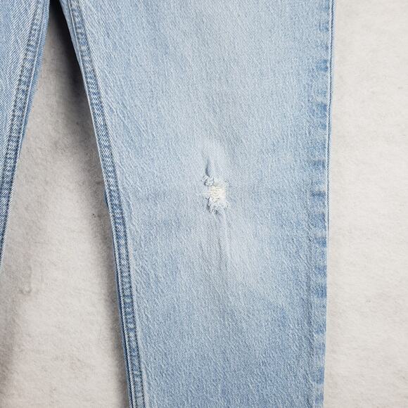 Levi's Women's 25x29 70's High Rise Slim Straight Leg Jeans Light Wash Denim - Picture 2 of 14